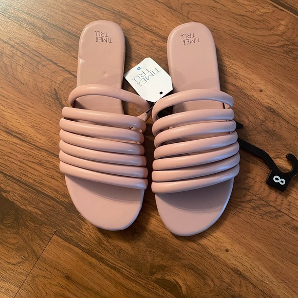 Sandals - Picture 2 of 3